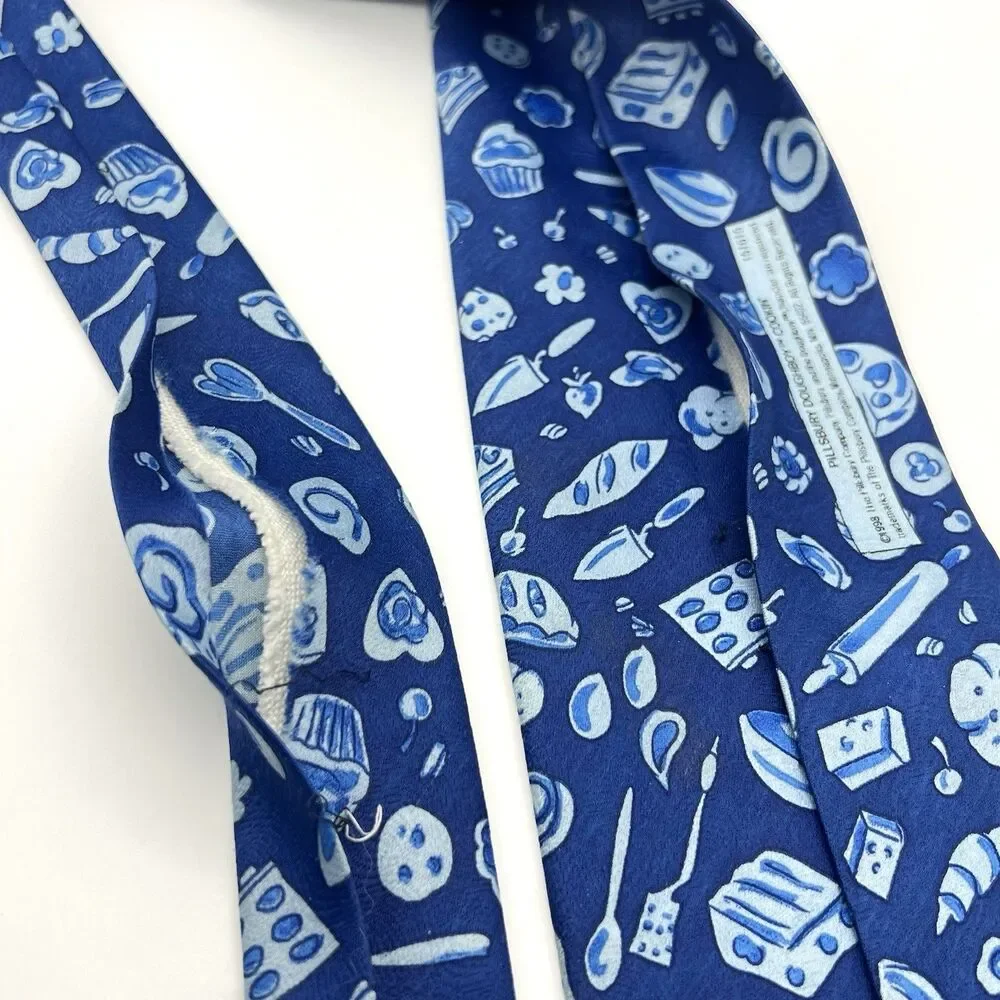 VTG Pillsbury Doughboy Cookin’ Neck Tie Blue AOP 1998 Ralph Marlin Baker Chef